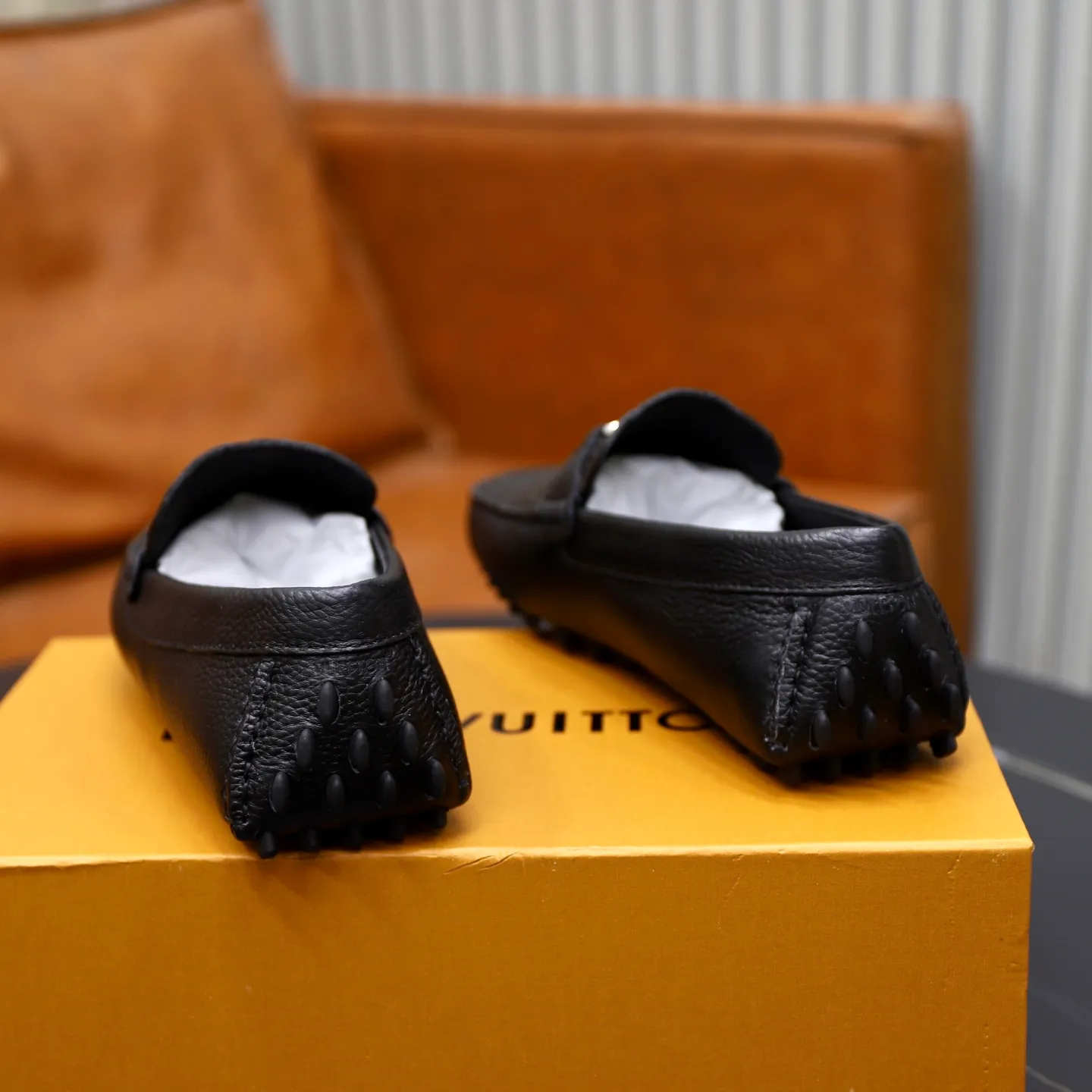 Ex-factory price: 480💰【LV】Louis Vuitton ⚠️High-end men’s driving and pedal series ⚠️38-44 (customized for 45) ⚠️All original cowhide leather! Thick and soft! Made entirely of calfskin lining! The latest non-slip beanie sole! Three-dimensional package technology! Fashionable and classic! Handicrafts! Original high quality! Feel free to compare!